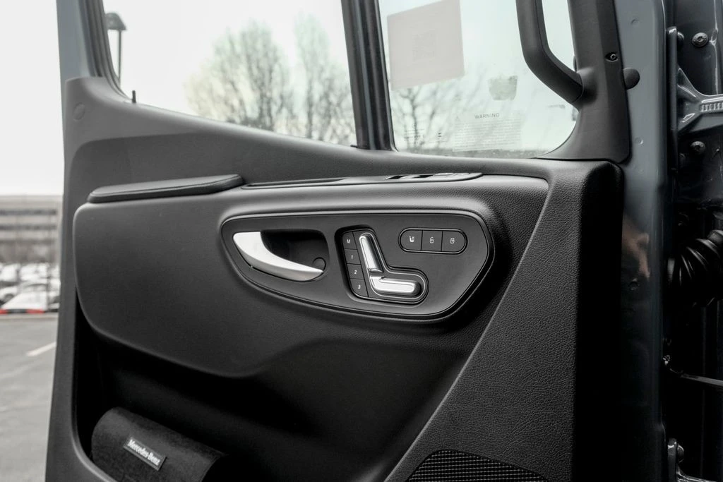 2026 Mercedes-Benz VS30 Sprinter - Image 13 of 31