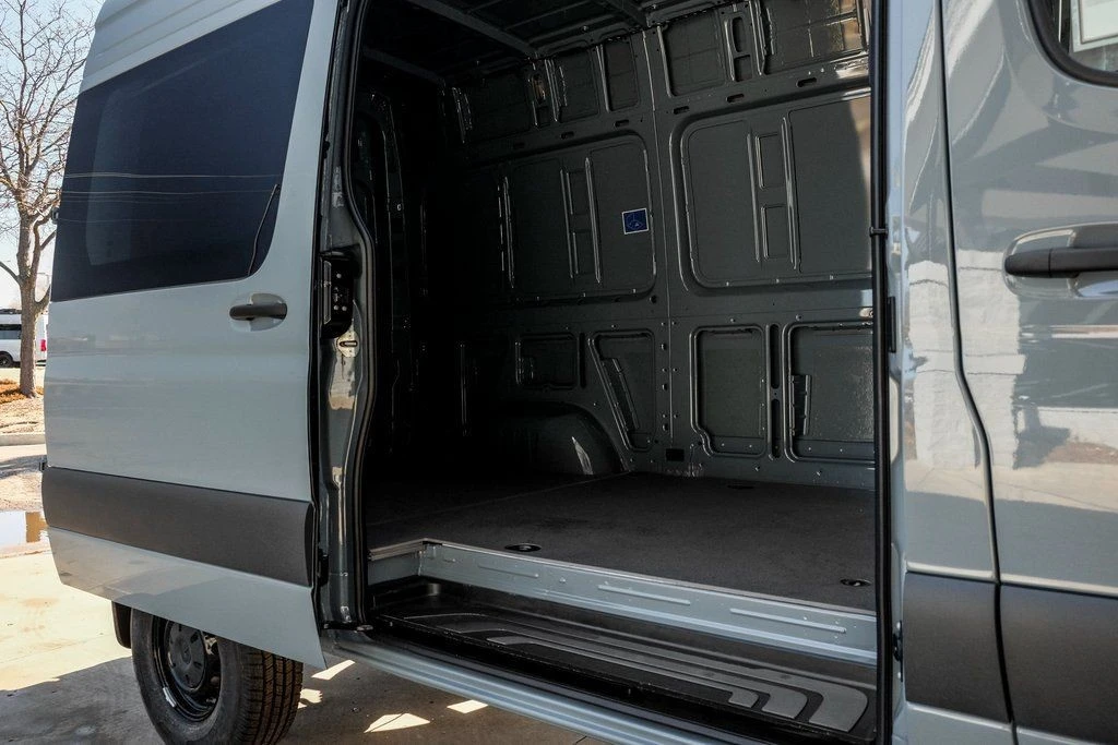 2026 Mercedes-Benz VS30 Sprinter - Image 10 of 21