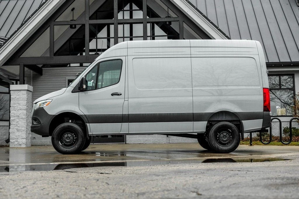 2026 Mercedes-Benz VS30 Sprinter - Image 3 of 21