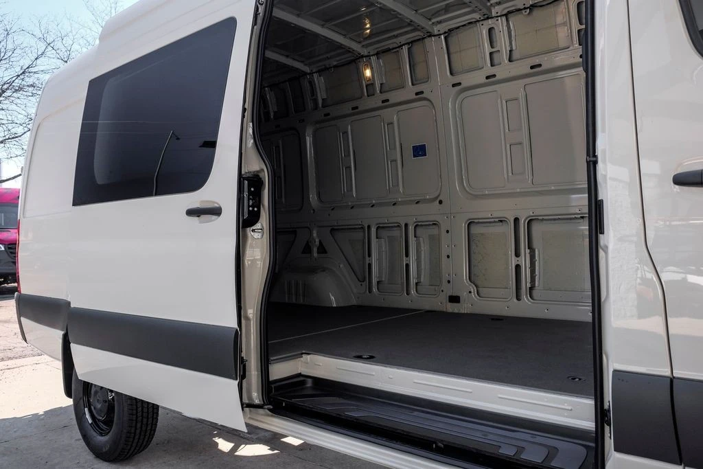 2026 Mercedes-Benz VS30 Sprinter - Image 10 of 21