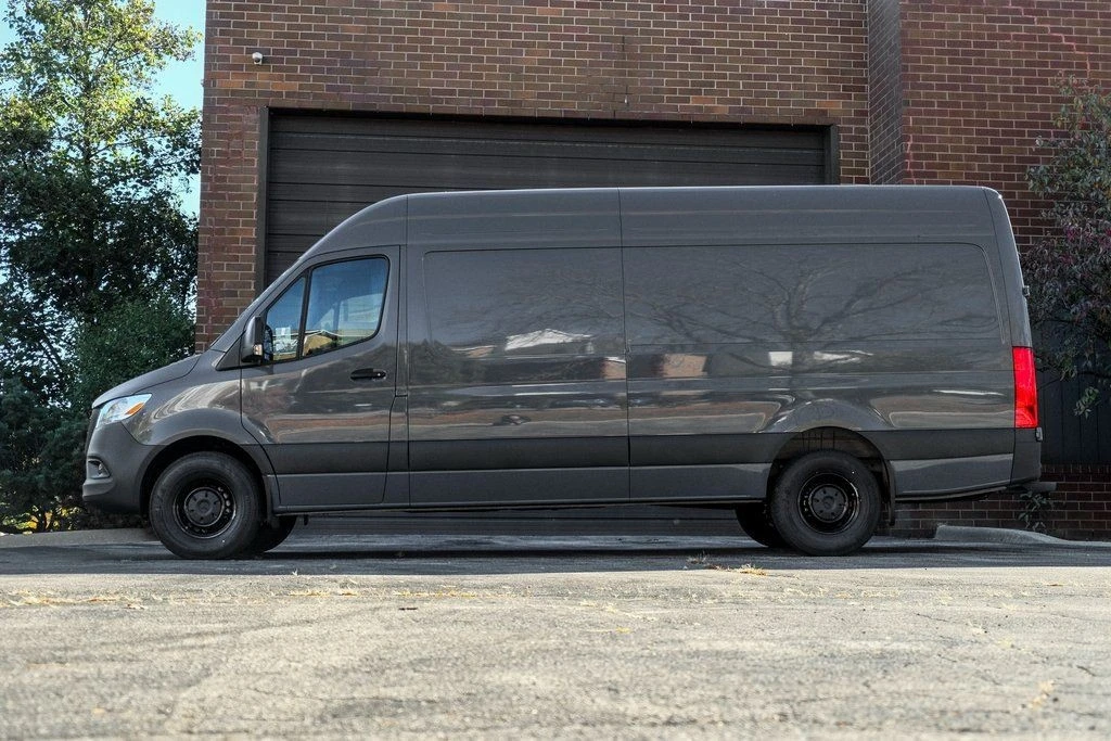 2026 Mercedes-Benz VS30 Sprinter - Image 3 of 21