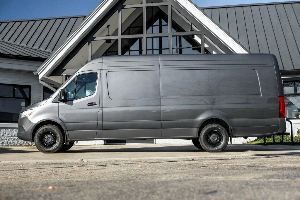 2026 Mercedes-Benz VS30 Sprinter - Image 3 of 21