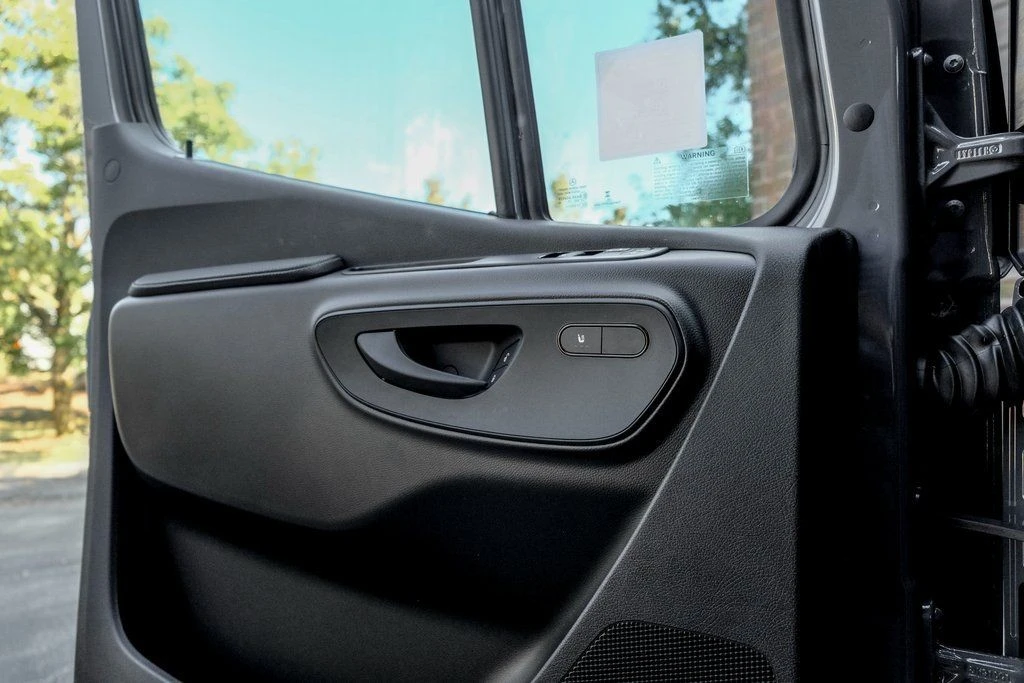 2026 Mercedes-Benz VS30 Sprinter - Image 13 of 21