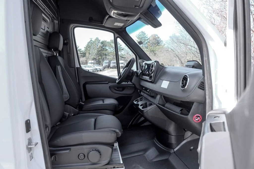 2026 Mercedes-Benz VS30 Sprinter - Image 15 of 21