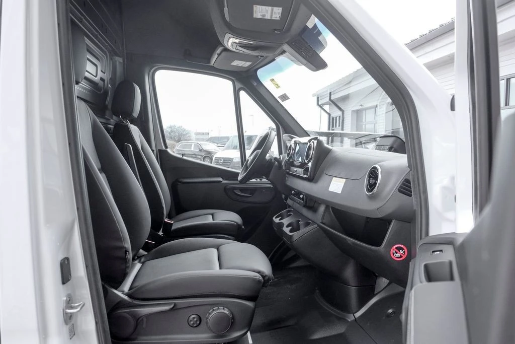 2026 Mercedes-Benz VS30 Sprinter - Image 18 of 21