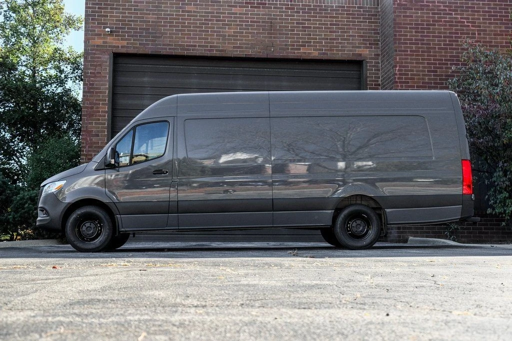 2026 Mercedes-Benz VS30 Sprinter - Image 3 of 21