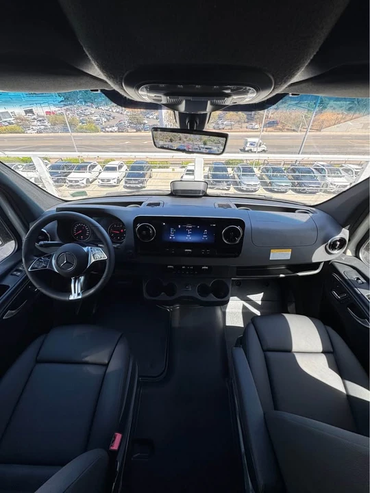 2026 Mercedes-Benz VS30 Sprinter - Image 4 of 7