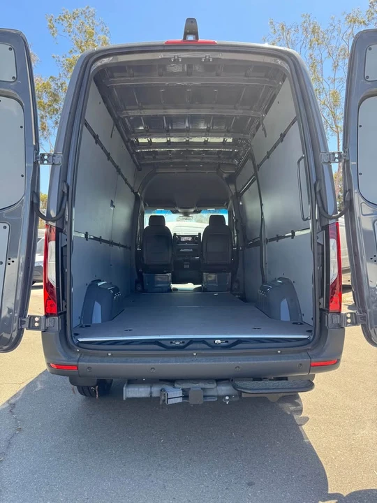 2026 Mercedes-Benz VS30 Sprinter - Image 3 of 7