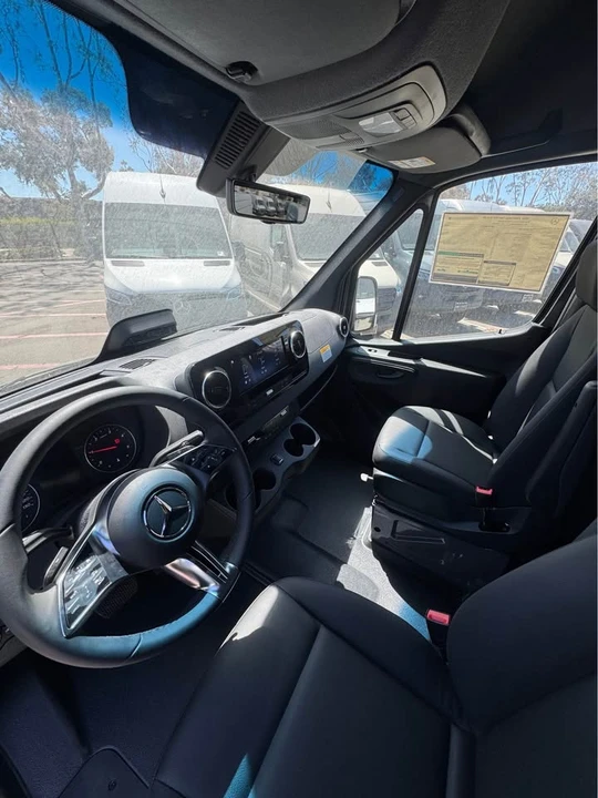 2026 Mercedes-Benz VS30 Sprinter - Image 4 of 7
