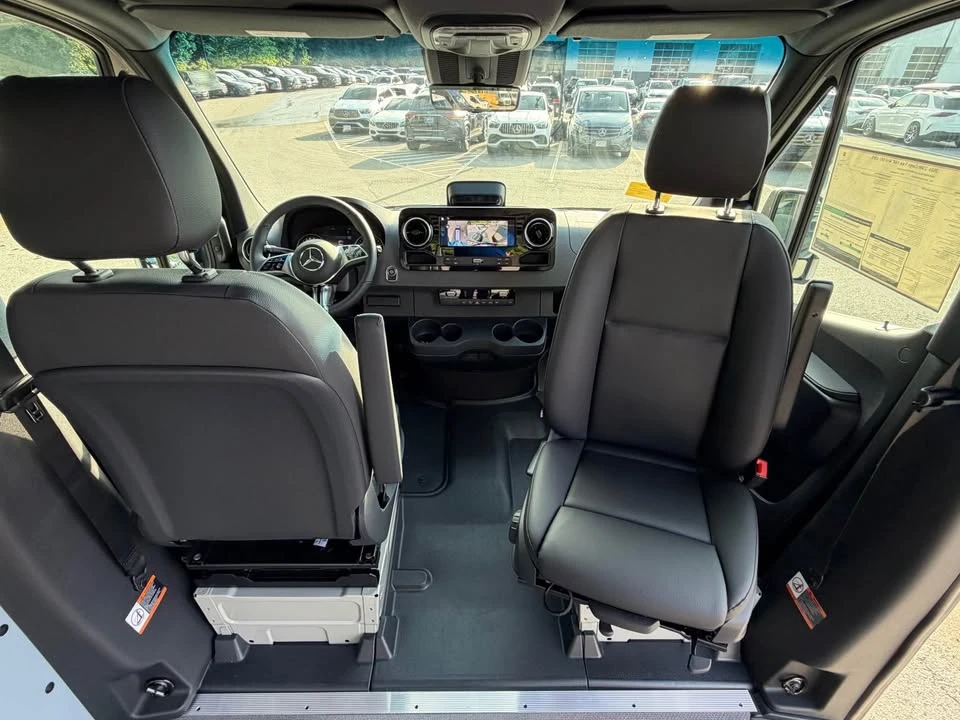 2026 Mercedes-Benz VS30 Sprinter - Image 7 of 9