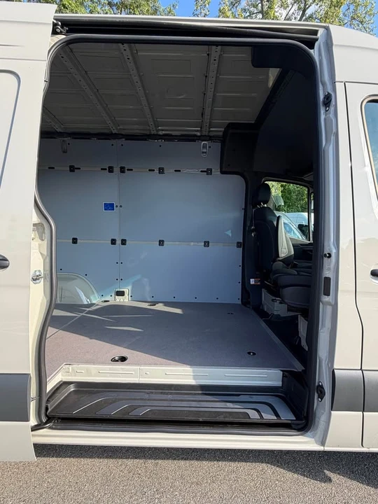 2026 Mercedes-Benz VS30 Sprinter - Image 5 of 9