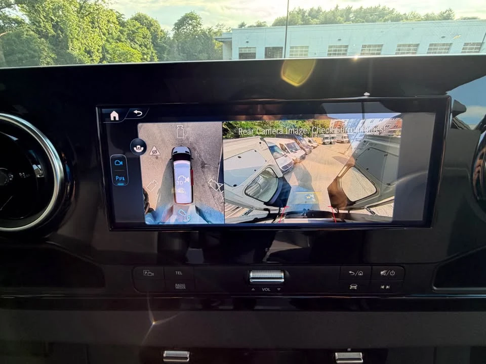 2026 Mercedes-Benz VS30 Sprinter - Image 8 of 9