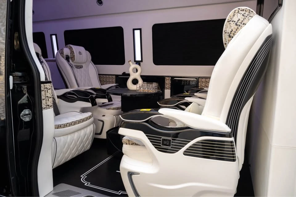 2026 Mercedes-Benz VS30 Sprinter - Image 9 of 19
