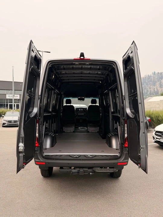2026 Mercedes-Benz VS30 Sprinter - Image 4 of 10