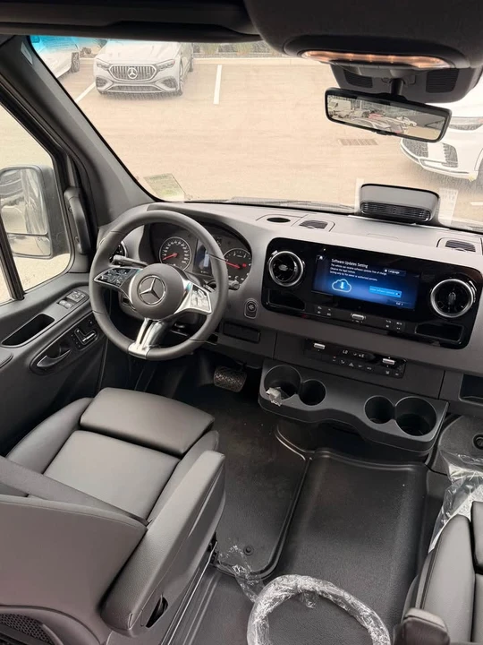 2026 Mercedes-Benz VS30 Sprinter - Image 8 of 10
