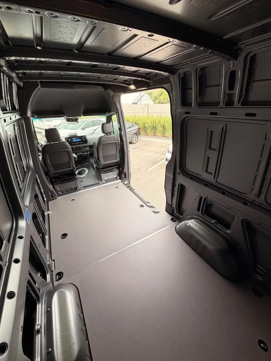 2026 Mercedes-Benz VS30 Sprinter - Image 5 of 10