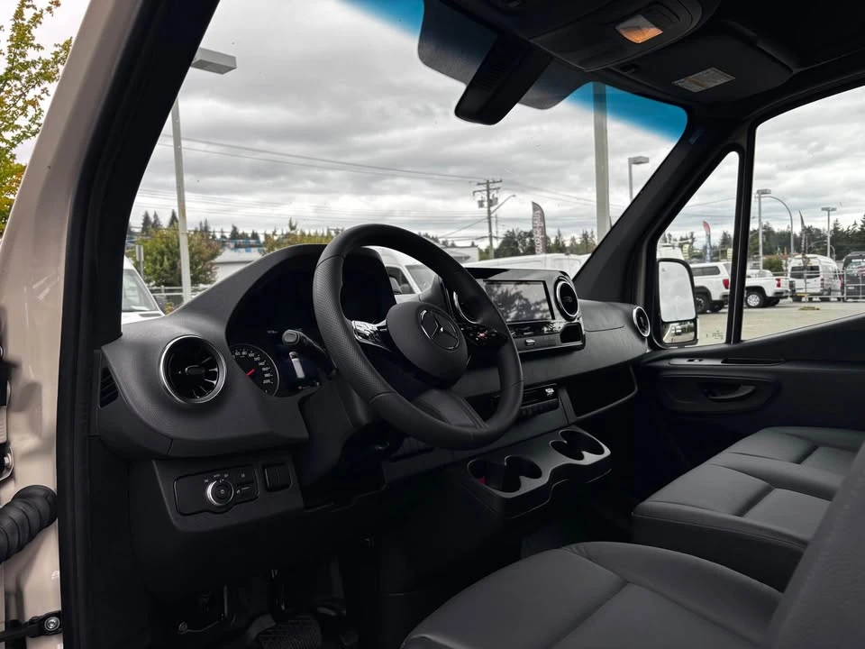 2026 Mercedes-Benz VS30 Sprinter - Image 11 of 16