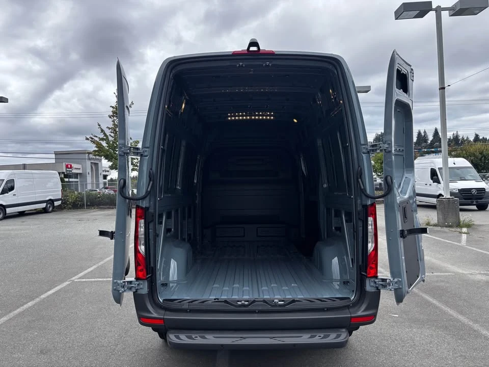 2026 Mercedes-Benz VS30 Sprinter - Image 7 of 14