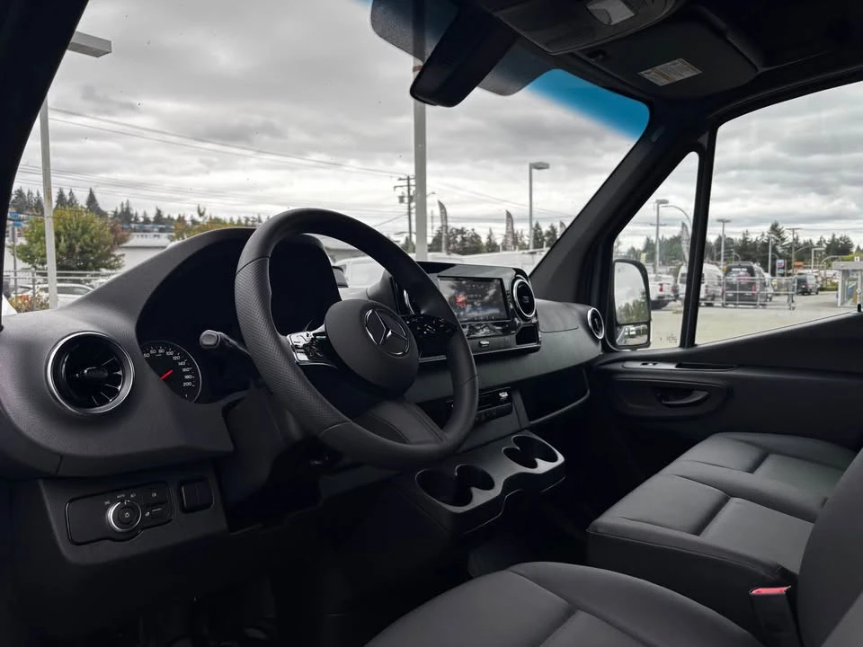 2026 Mercedes-Benz VS30 Sprinter - Image 10 of 14