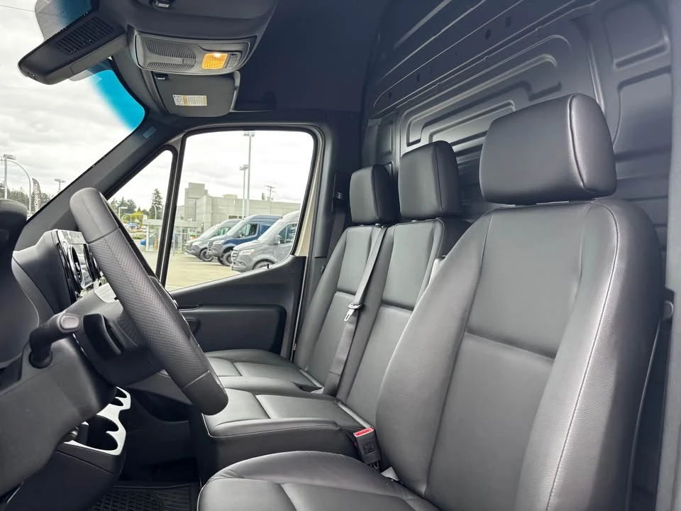 2026 Mercedes-Benz VS30 Sprinter - Image 12 of 16
