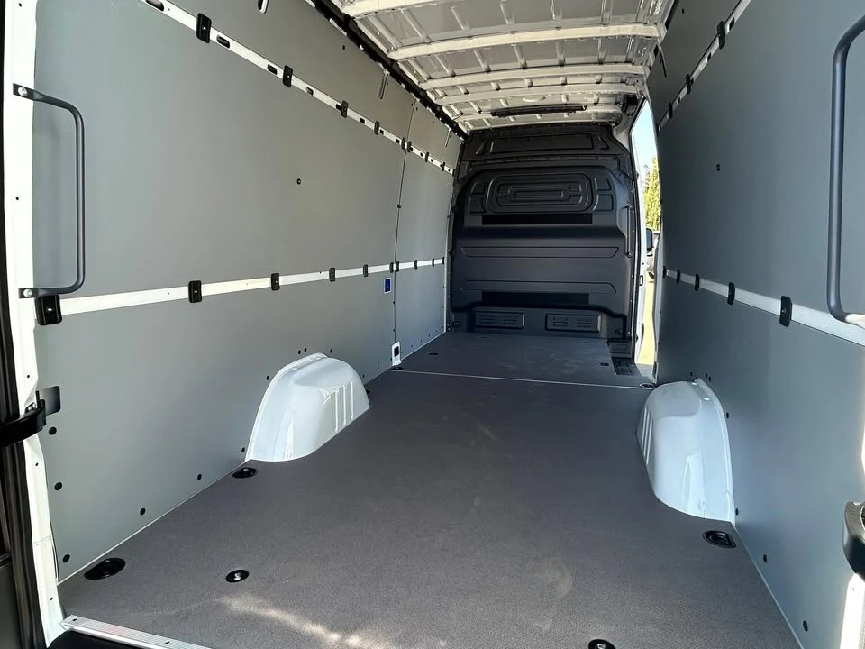 2026 Mercedes-Benz VS30 Sprinter - Image 8 of 10