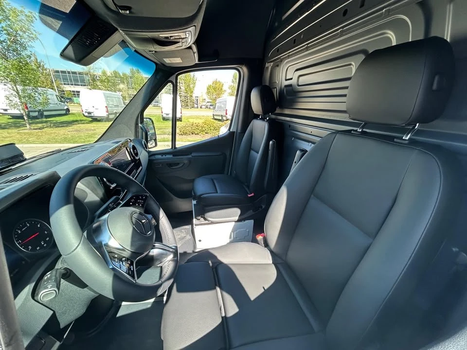 2026 Mercedes-Benz VS30 Sprinter - Image 2 of 10