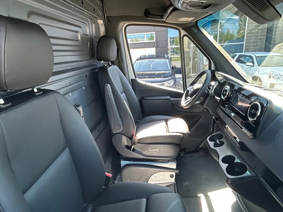 2026 Mercedes-Benz VS30 Sprinter - Image 9 of 10
