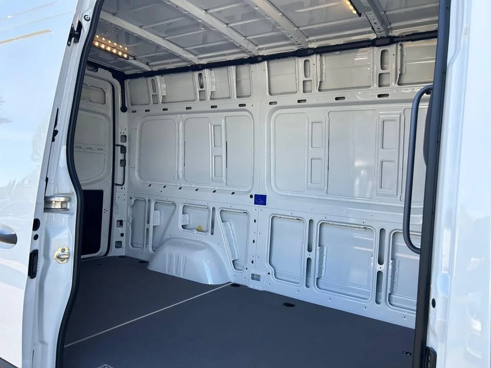 2026 Mercedes-Benz VS30 Sprinter - Image 4 of 7