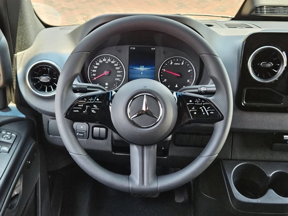 2026 Mercedes-Benz VS30 Sprinter - Image 9 of 20
