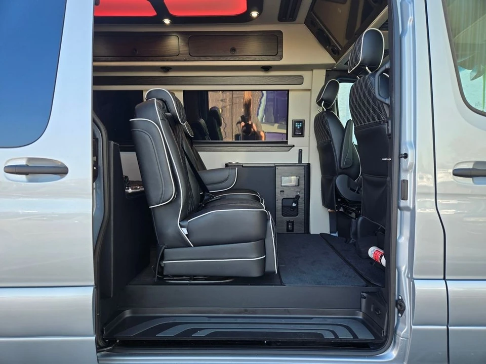 2026 Mercedes-Benz VS30 Sprinter - Image 9 of 21