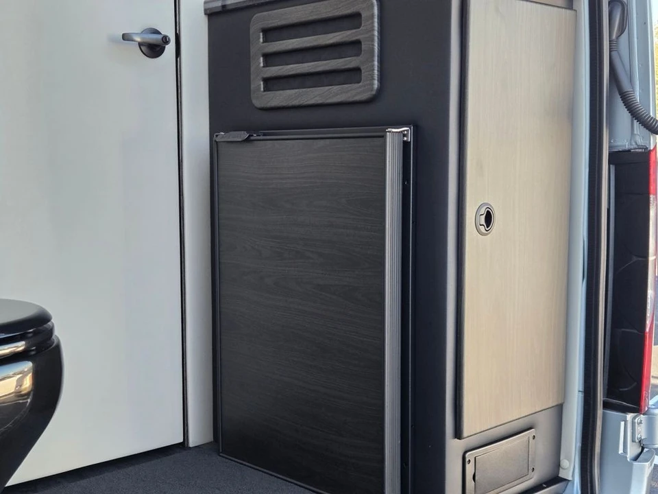 2026 Mercedes-Benz VS30 Sprinter - Image 14 of 21