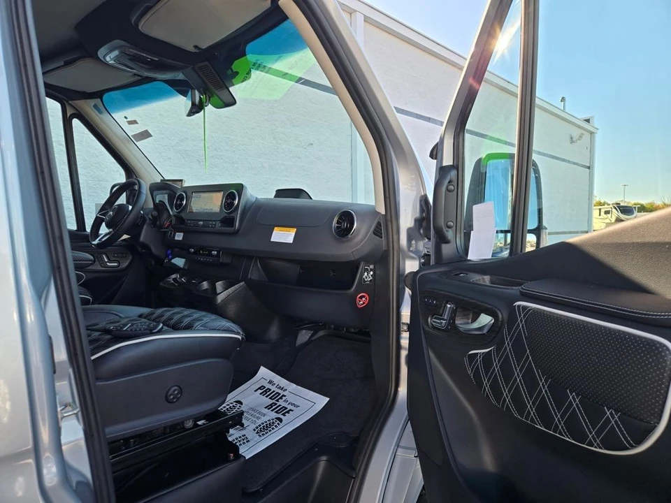 2026 Mercedes-Benz VS30 Sprinter - Image 14 of 21