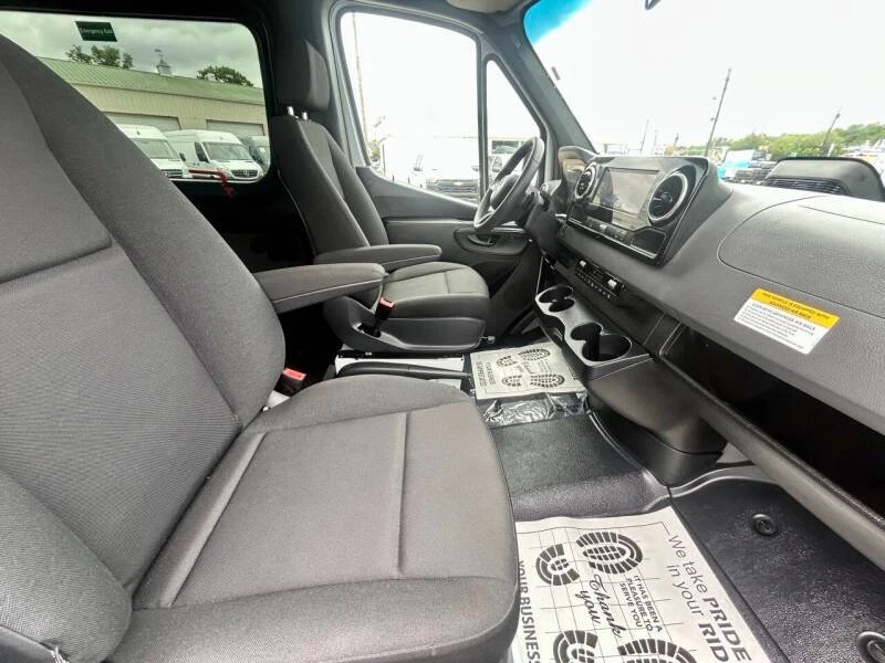 2026 Mercedes-Benz VS30 Sprinter - Image 9 of 20