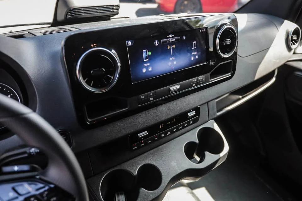2026 Mercedes-Benz VS30 Sprinter - Image 11 of 17