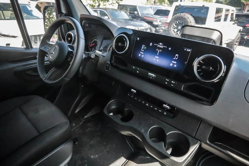 2026 Mercedes-Benz VS30 Sprinter - Image 17 of 17