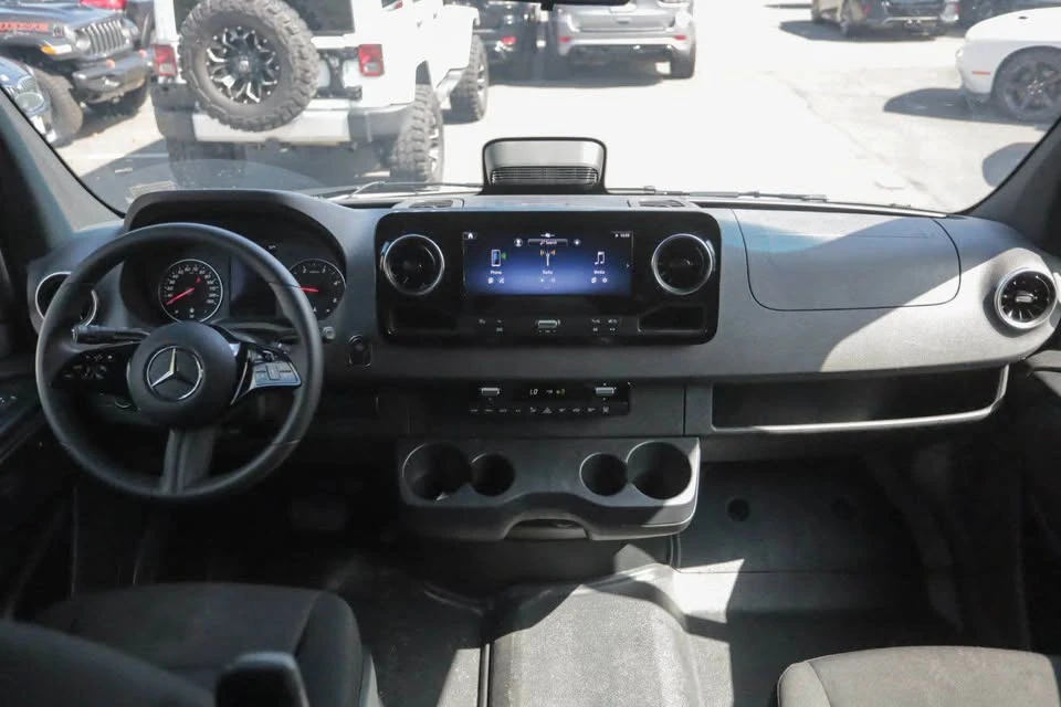 2026 Mercedes-Benz VS30 Sprinter - Image 16 of 17