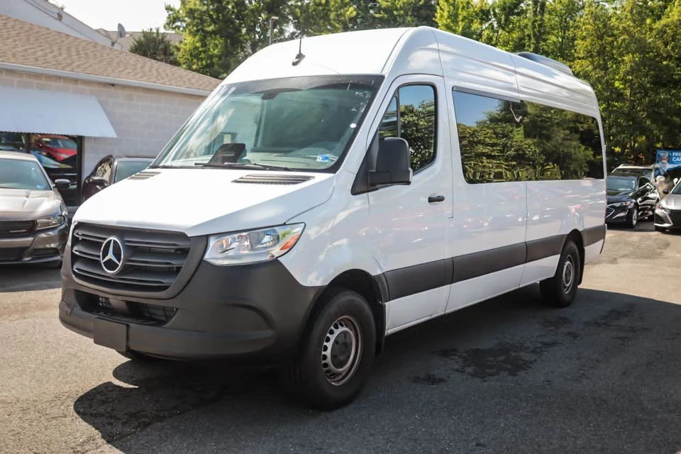 2026 Mercedes-Benz VS30 Sprinter - Image 2 of 17