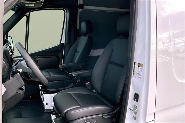 2026 Mercedes-Benz VS30 Sprinter - Image 12 of 18