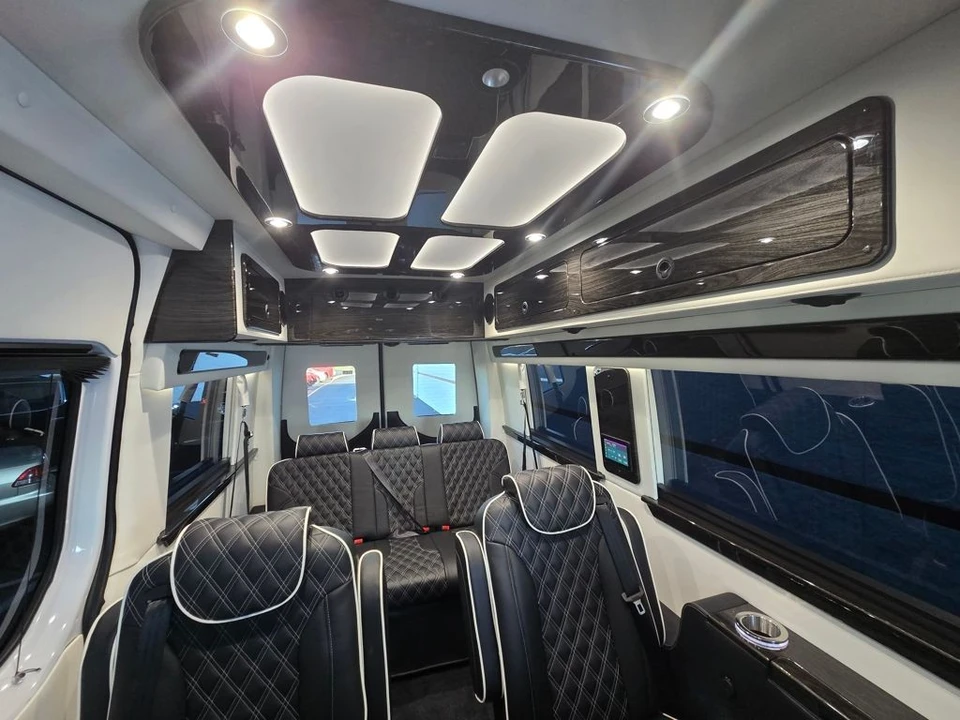 2026 Mercedes-Benz VS30 Sprinter - Image 2 of 12