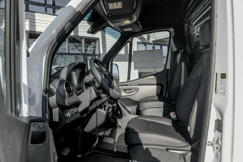 2026 Mercedes-Benz VS30 Sprinter - Image 12 of 30