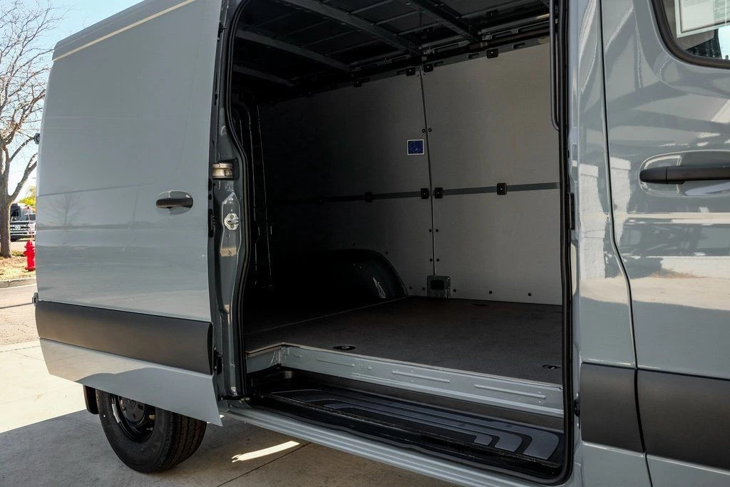 2026 Mercedes-Benz VS30 Sprinter - Image 10 of 30