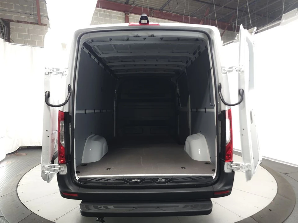 2026 Mercedes-Benz VS30 Sprinter - Image 23 of 31