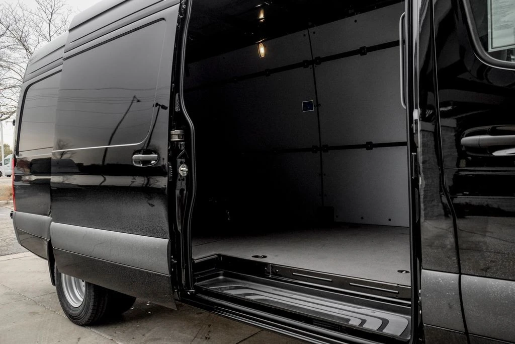 2026 Mercedes-Benz VS30 Sprinter - Image 11 of 21
