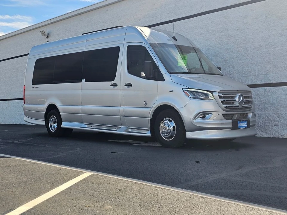 2026 Mercedes-Benz VS30 Sprinter - Image 3 of 21
