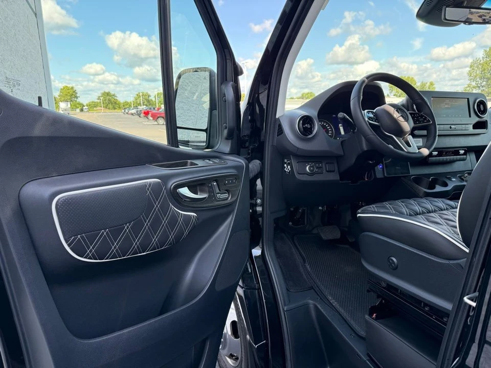 2026 Mercedes-Benz VS30 Sprinter - Image 12 of 21