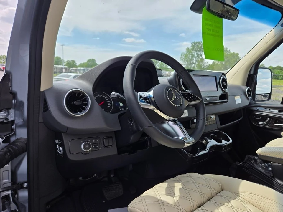 2026 Mercedes-Benz VS30 Sprinter - Image 14 of 21