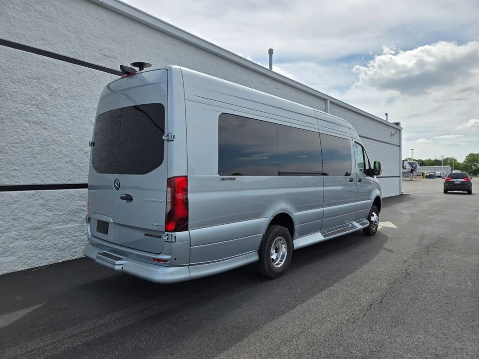 2026 Mercedes-Benz VS30 Sprinter - Image 4 of 21