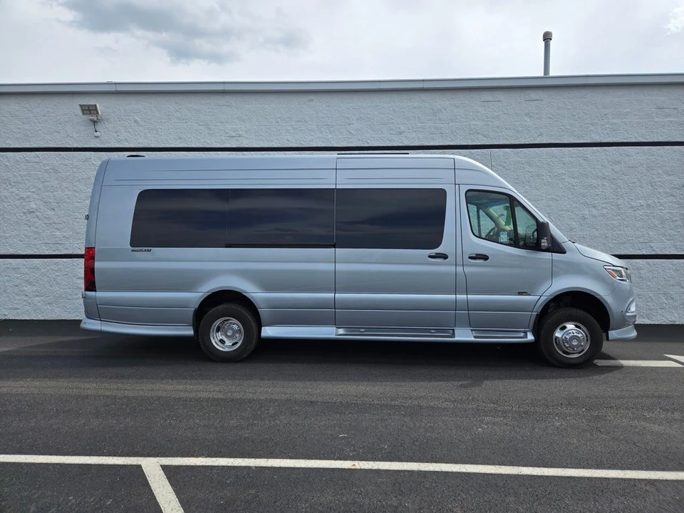 2026 Mercedes-Benz VS30 Sprinter - Image 3 of 21