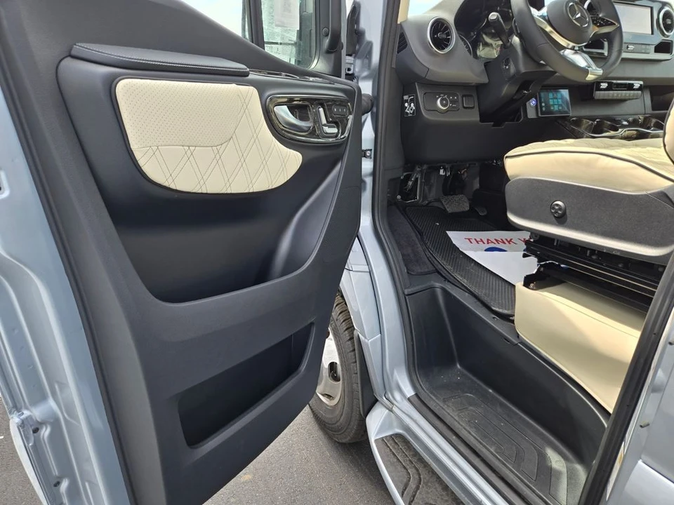 2026 Mercedes-Benz VS30 Sprinter - Image 10 of 21