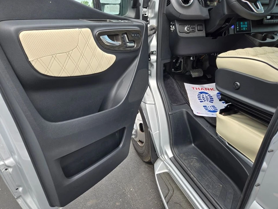 2026 Mercedes-Benz VS30 Sprinter - Image 11 of 21
